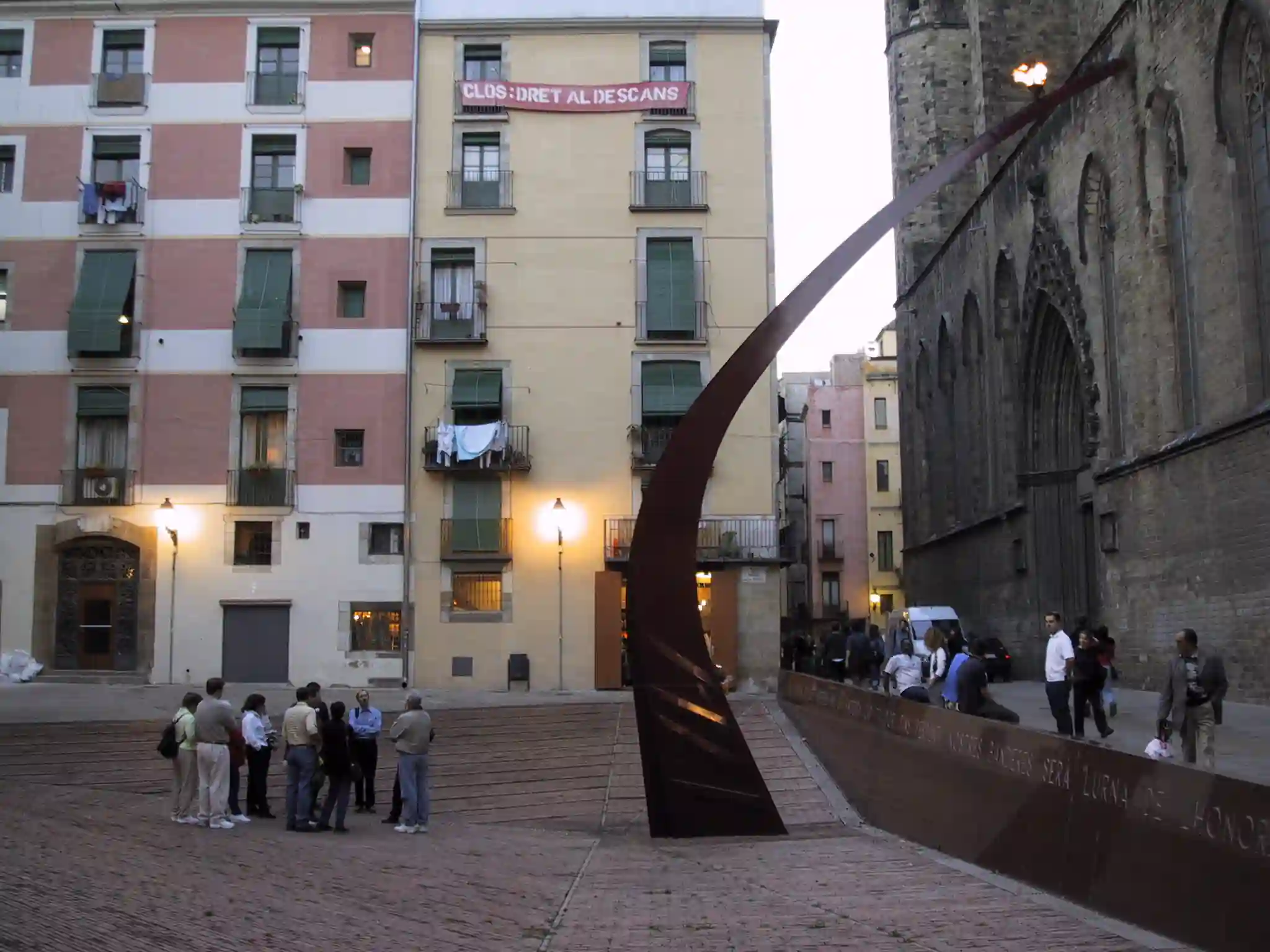 Best Times to Visit Fossar de les Moreres