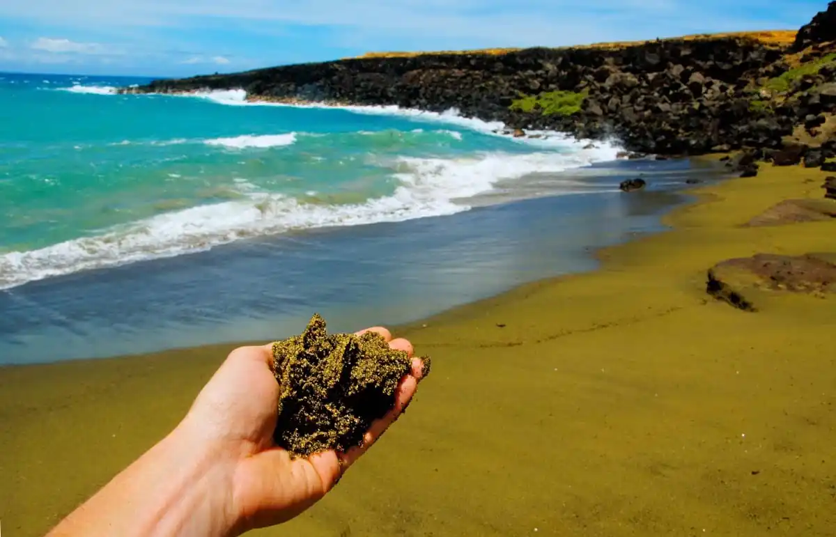 Beaches in Hawaii with Unique Sand Colors