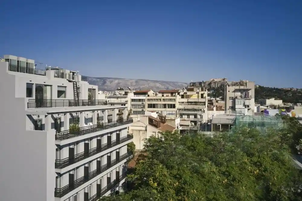 How to Pick the Right Hotel Neighborhood