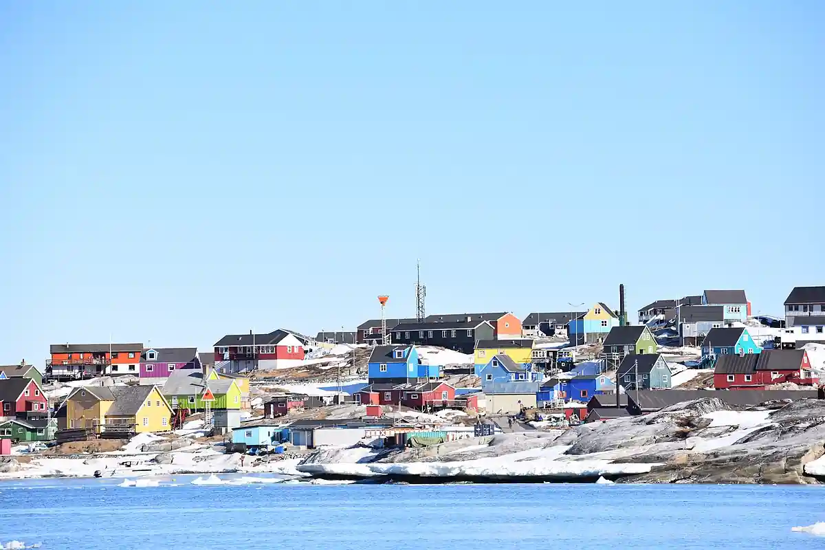 Qeqertarsuaq Beach
