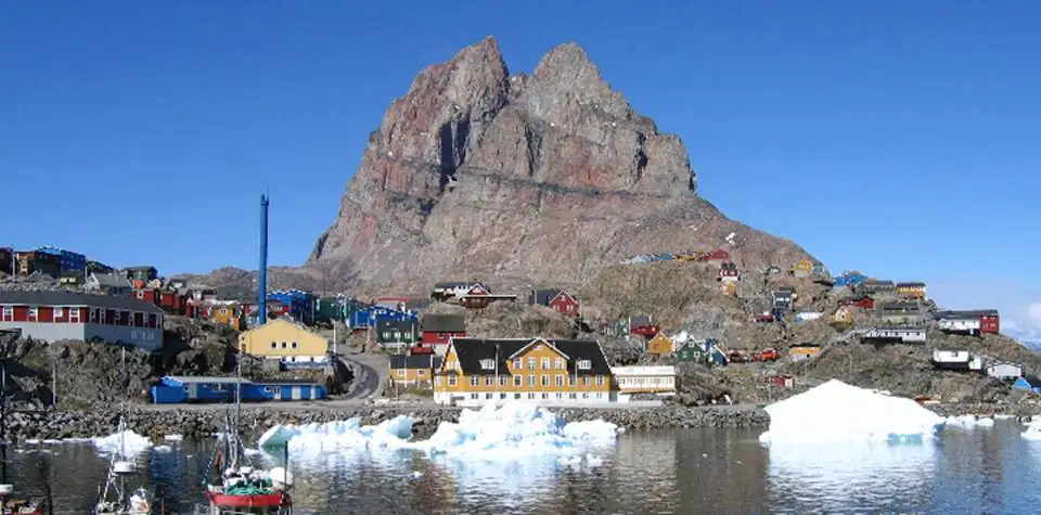Uummannaq Shoreline