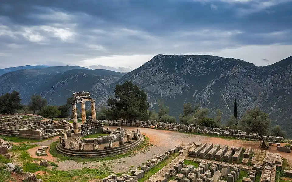 Delphi via Arachova – Mountain Spirits and Timeless Stone