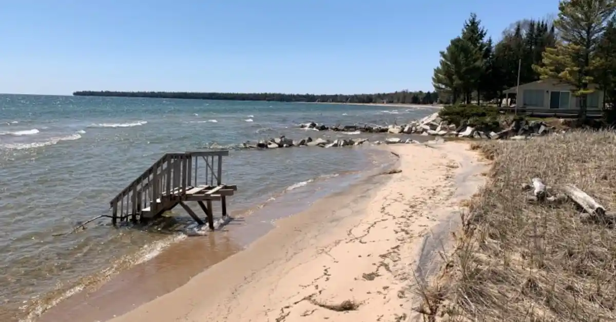 Lesser Known Capelike Midwest Coastlines