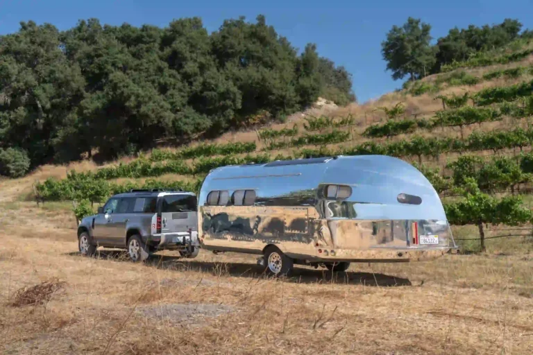 7 World’s Most Advanced Off-Grid Travel Trailer Brands for 2025
